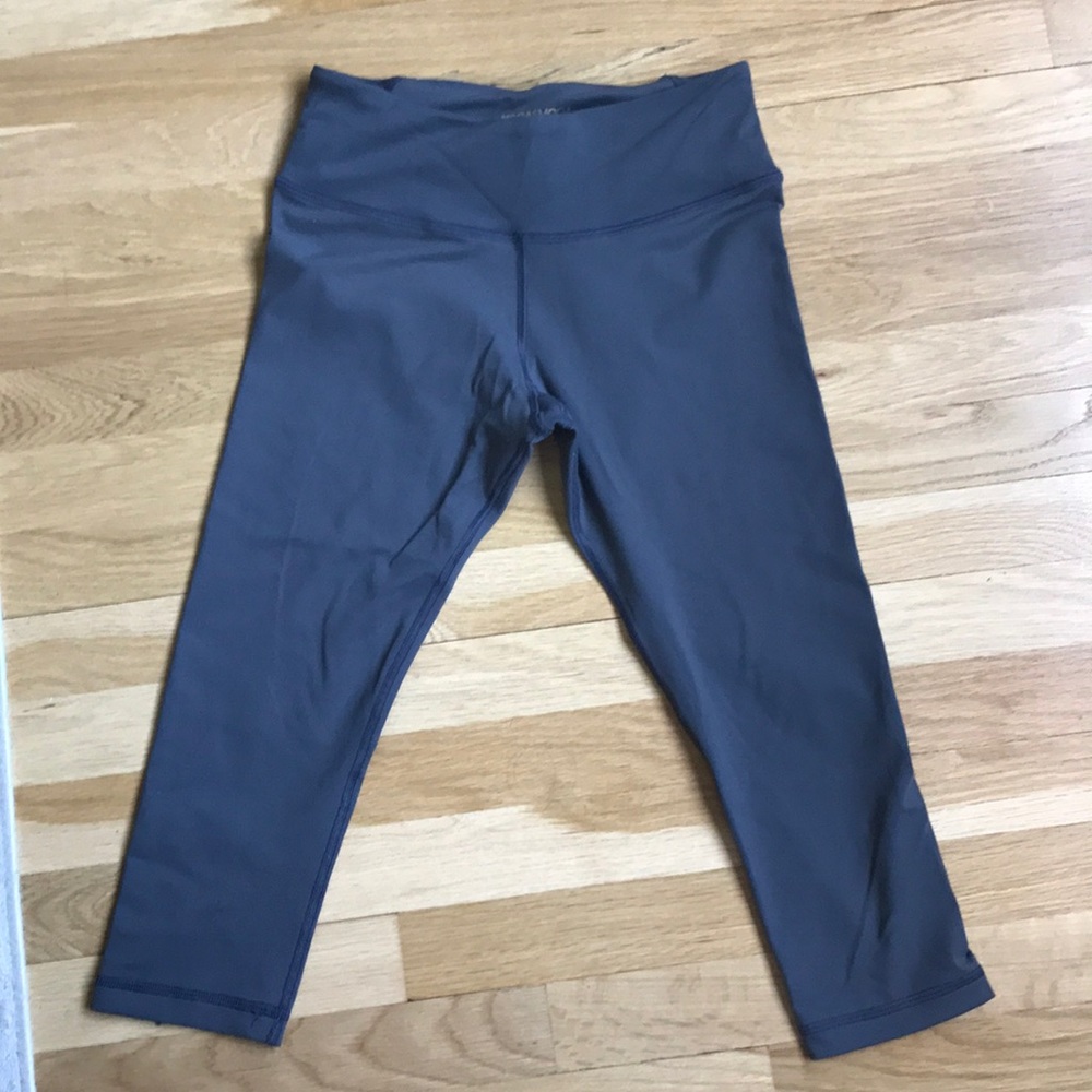 MADE IN THE USA Yoga smog cropped leggings